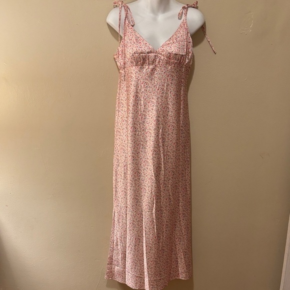 Princess Polly Other - Princess Polly Pink Floral Chemise